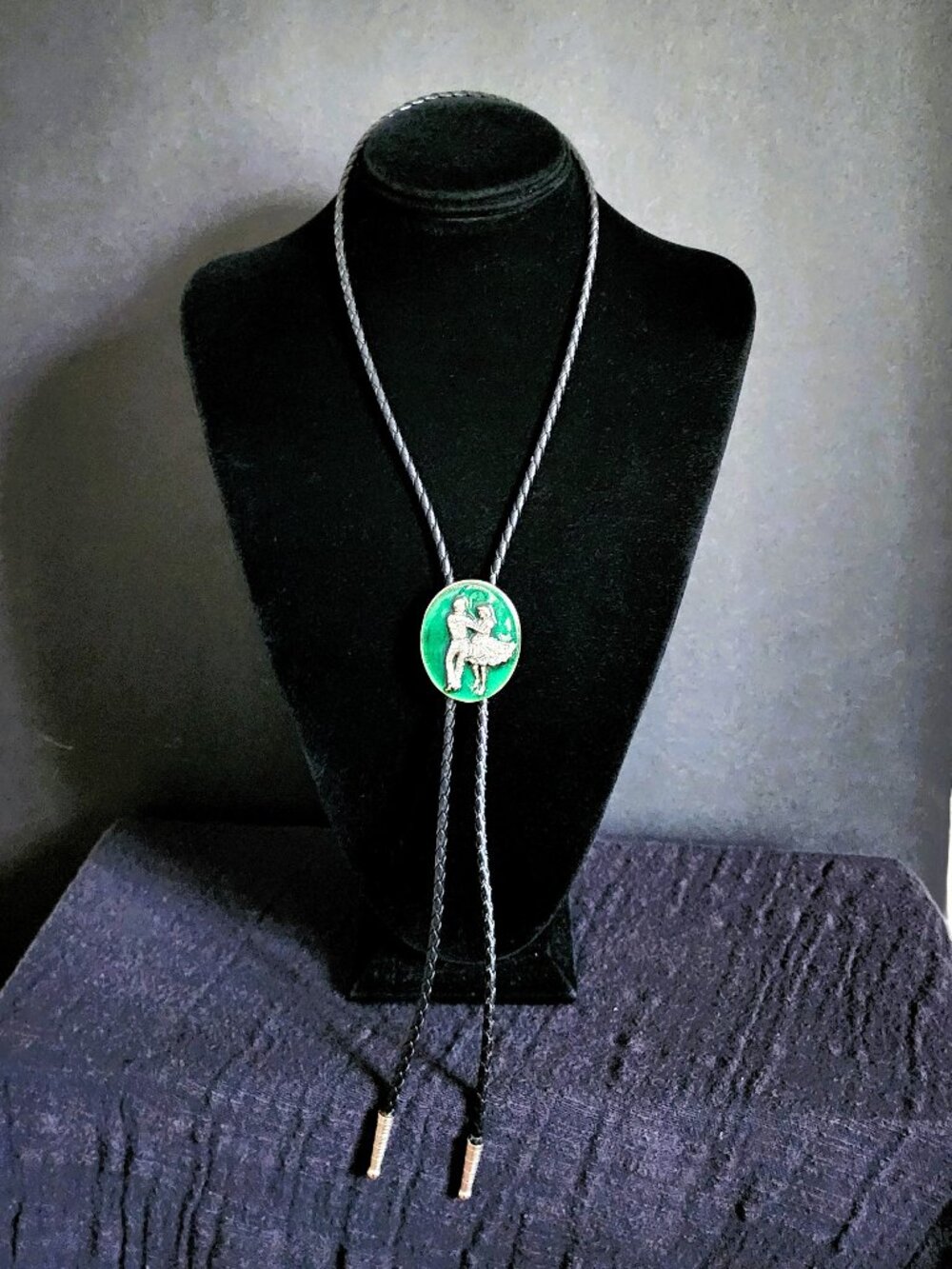VTG 1987 Siskiyou Pewter Square Dance Bolo Tie Green Enamel DEADSTOCK Mint
